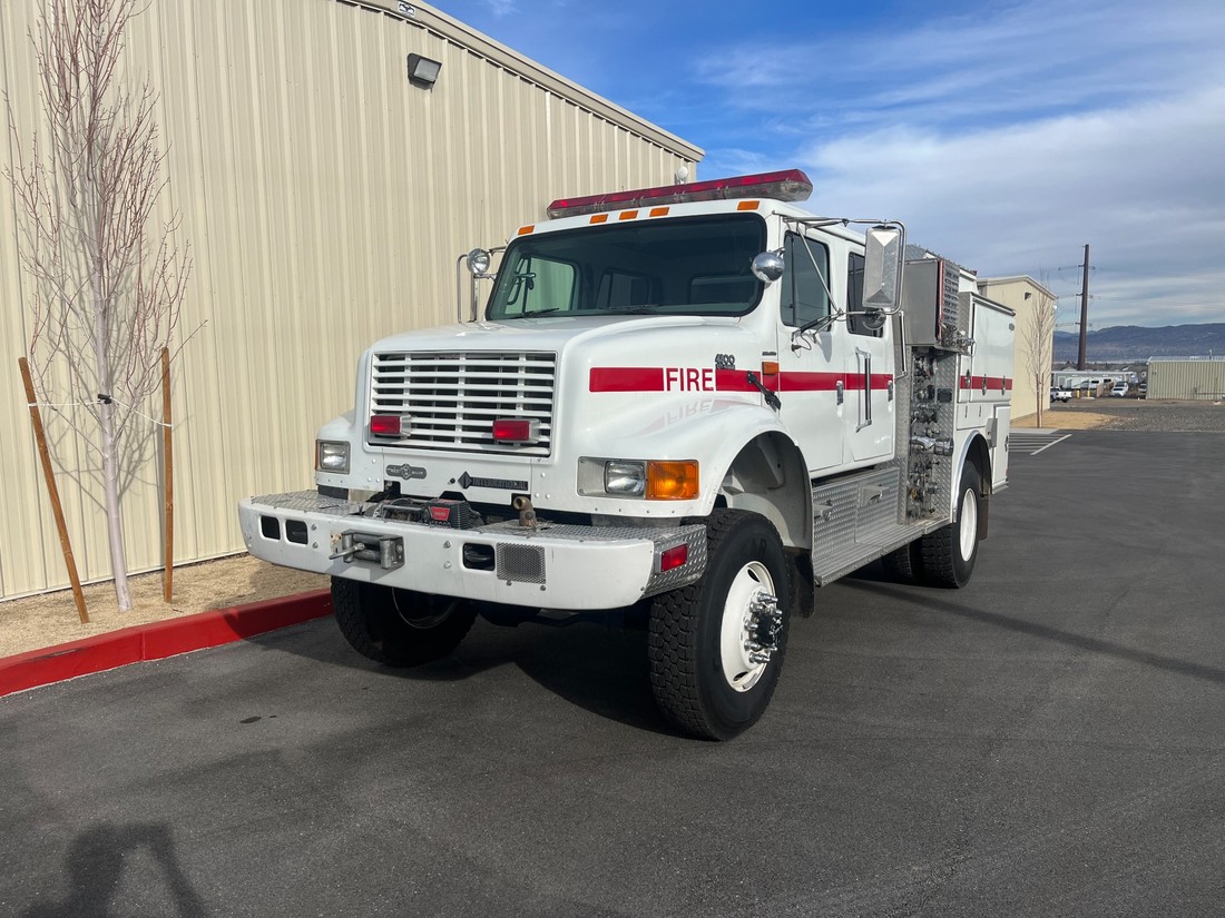 2002 International 7400 - Image 6